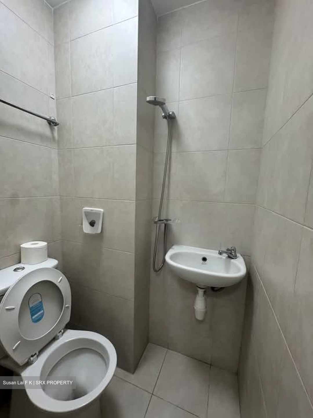 The Lakeshore (D22), Condominium #586722021